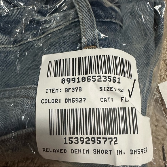 J crew relaxed denim shorts Baxter street wash - Picture 3 of 3